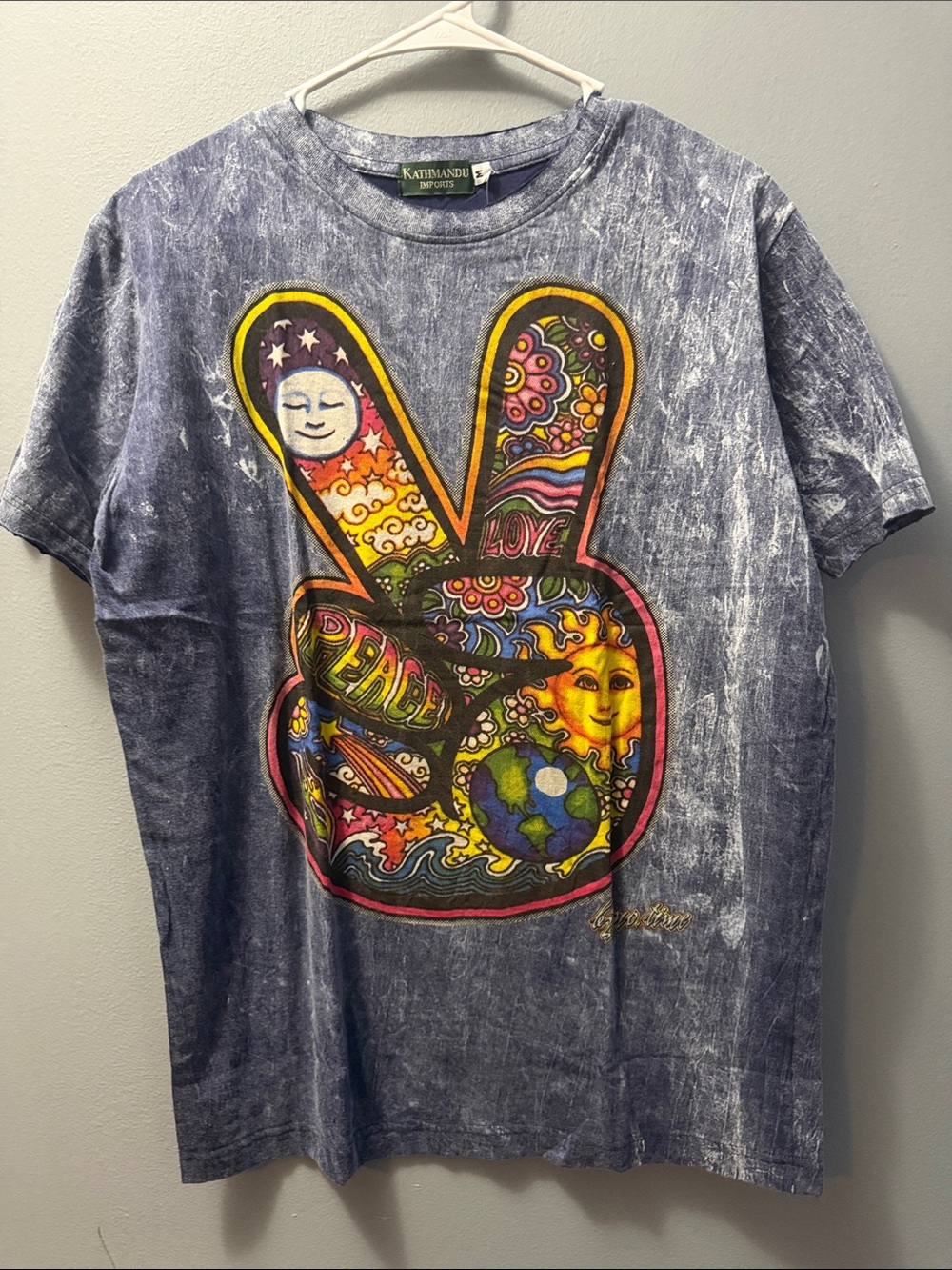 Kathmandu Women’s Gray Tie-Dye Peace Sign Graphic Tee